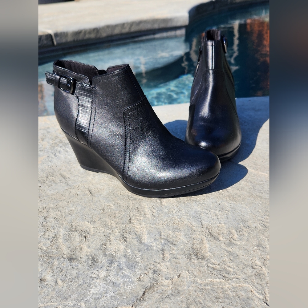 Clark's Black Collection Women's Camryn Rose Wedge Booties Size 8   NWT